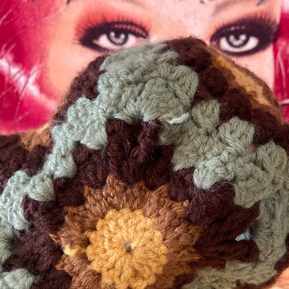 Sage Sunflower Granny Square Bucket Hat – Handmade Crochet Forest Fairy Vibes - Picture 4 of 6